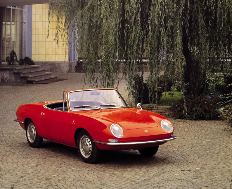 Fiat 850 Spider.jpg